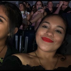 Meet your Posher, Angangeles